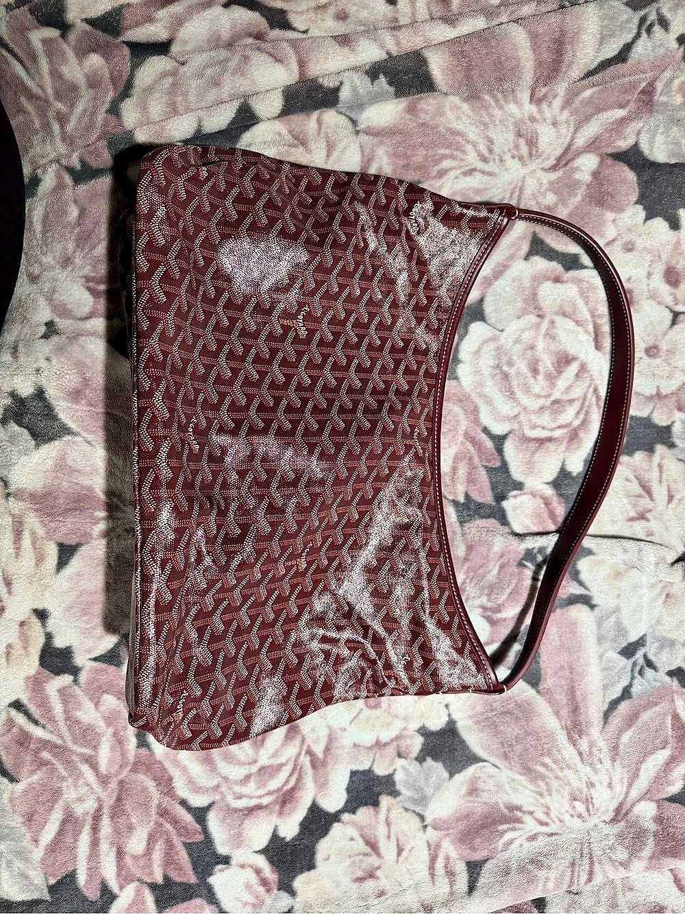 Goyard Bohemian Hobo Bag in Burgundy - Picture 2 of 11
